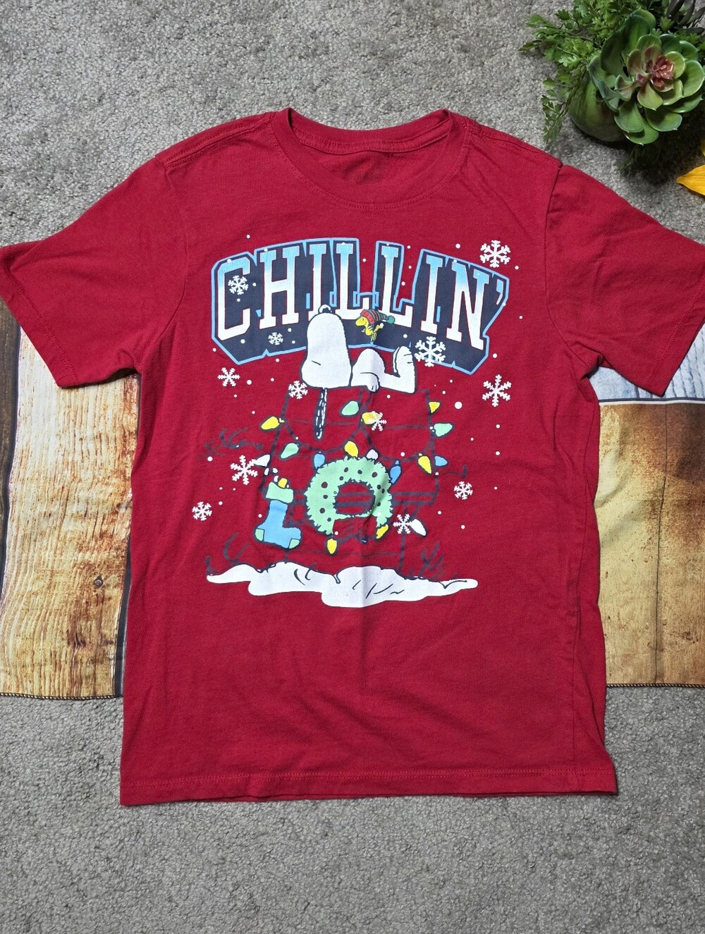Chillin' Snoopy Holiday Shirt Winter T-Shirt Christmas Tee Red Youth Large